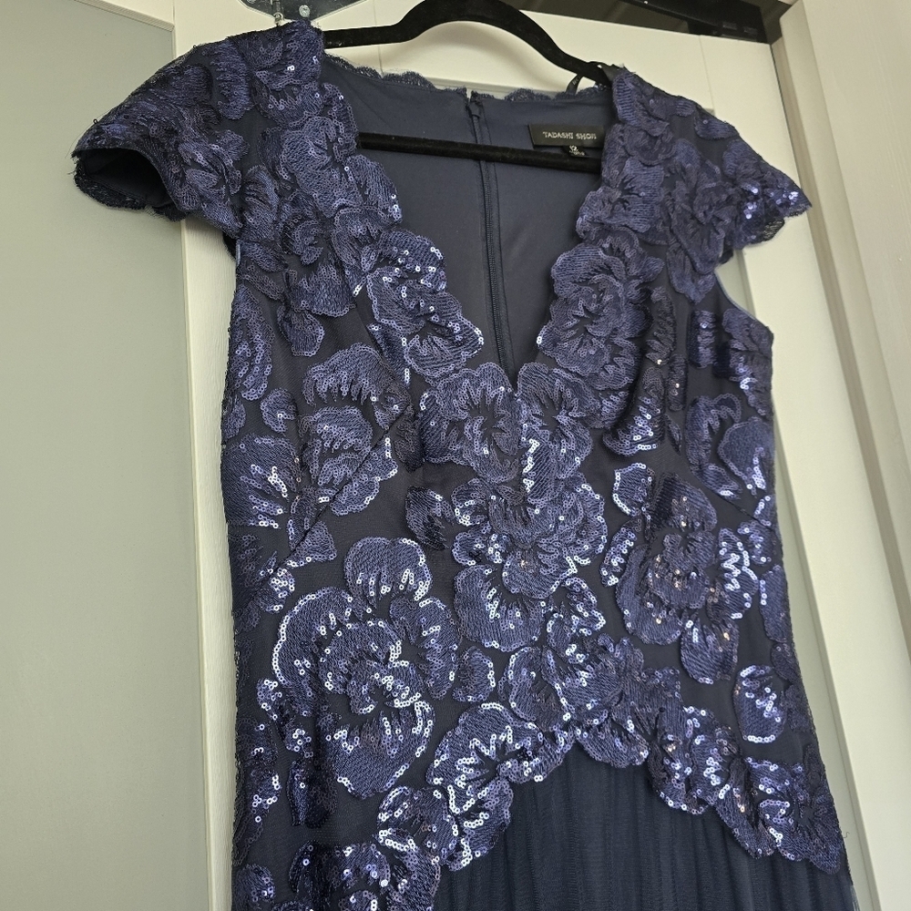 NWT Haidee Floral Sequin Embroidered Tulle Gown - Picture 9 of 14